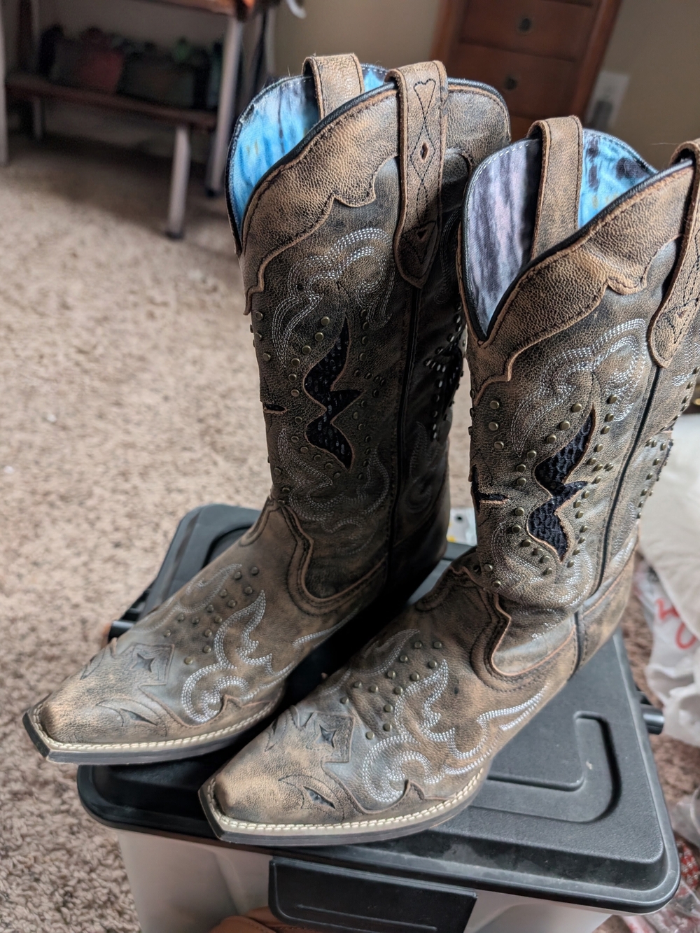 Women's Laredo Brown Studded Western Cowboy Boots - sz 8M